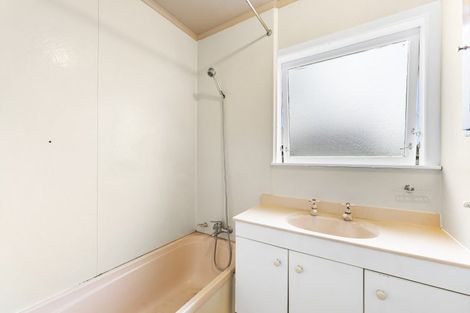 Photo of property in 76 College Road, Edgecumbe, 3120