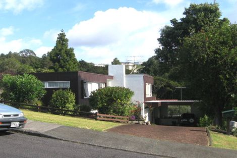 Photo of property in 24 Mcdowell Crescent, Hillcrest, Auckland, 0627
