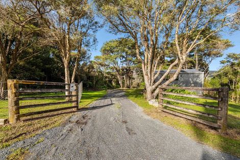 Photo of property in 17 Matatea Road, Waimauku, 0881