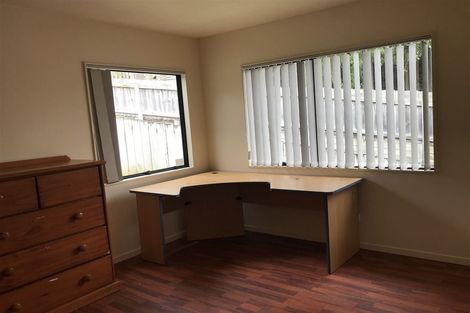 Photo of property in 8 Blethyn Place, Te Atatu South, Auckland, 0610