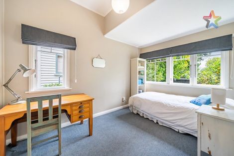 Photo of property in 2 Puriri Street, Eastbourne, Lower Hutt, 5013