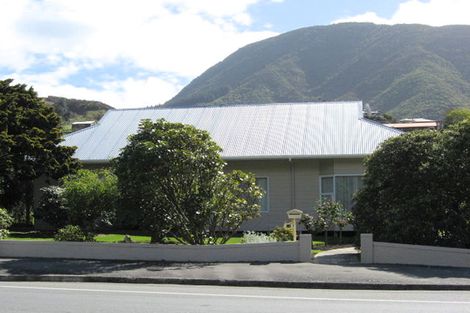 Photo of property in 11 Nelson Square, Picton, 7220