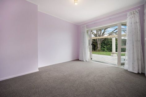 Photo of property in 9 Laingholm Drive, Laingholm, Auckland, 0604