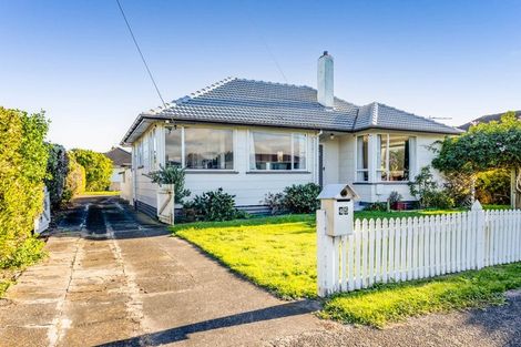 Photo of property in 45 Reid Avenue, Hawera, 4610