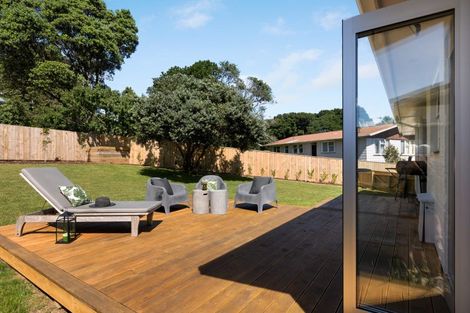 Photo of property in 5 Brixham Place, Merrilands, New Plymouth, 4312