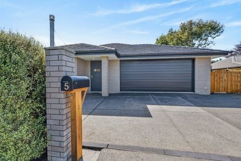 Photo of property in 5 Oakden Drive, Darfield, 7510