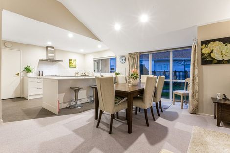 Photo of property in 7 Lakeside Villas, Whitby, Porirua, 5024