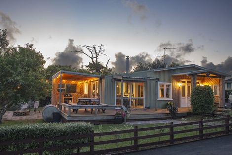 Photo of property in 123b Colombo Road, Waiuku, 2123