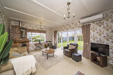 Photo of property in 22 Disraeli Street, Hawera, 4610