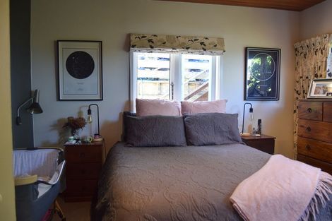 Photo of property in 100 Amritsar Street, Khandallah, Wellington, 6035