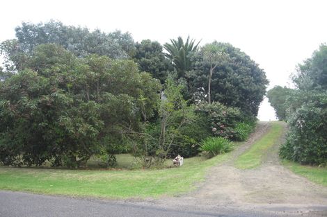 Photo of property in 12 Groves Road, Raumati Beach, Paraparaumu, 5032
