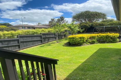 Photo of property in 2 Ellivani Rise, Pukekohe, 2120