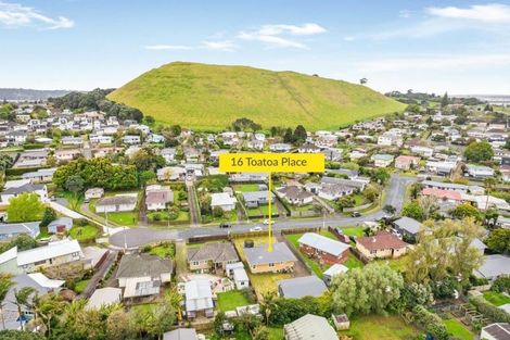 Photo of property in 16 Toatoa Place, Mangere Bridge, Auckland, 2022
