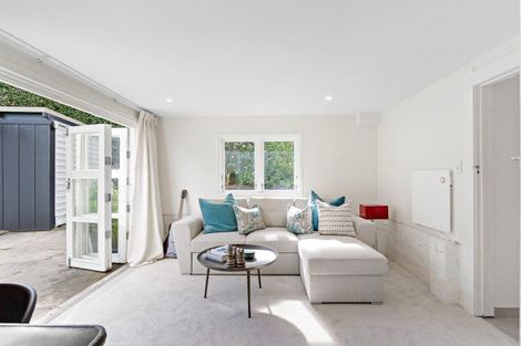 Photo of property in 17 Hillcrest Grove, Hillpark, Auckland, 2102