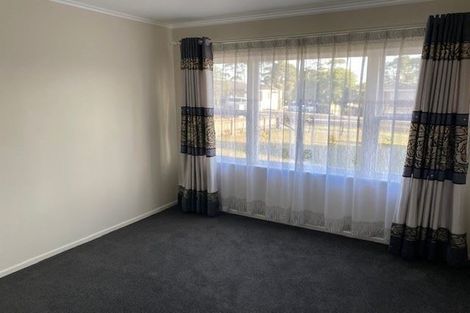 Photo of property in 206 Edmonton Road, Te Atatu South, Auckland, 0610