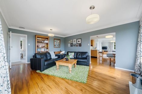 Photo of property in 53 Saint Johns Terrace, Tawa, Wellington, 5028