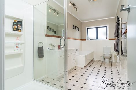 Photo of property in 1884 Paparoa Valley Road, Paparoa, 0571