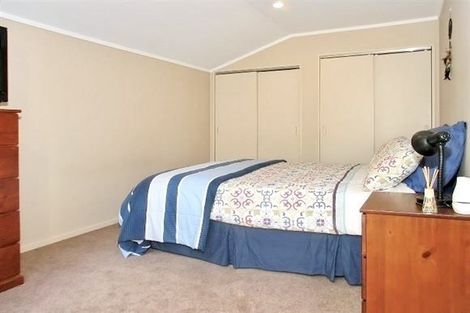 Photo of property in 51 Sunrise Boulevard, Tawa, Wellington, 5028
