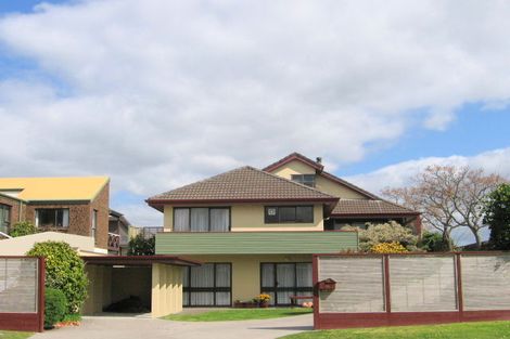 Photo of property in 70 Dickson Road, Papamoa Beach, Papamoa, 3118