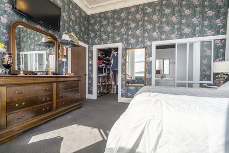 Photo of property in 160 Marine Parade, Bluff, 9814