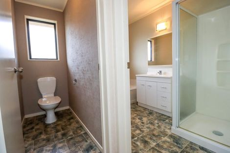 Photo of property in 17 Meridian Grove, Kelvin Grove, Palmerston North, 4414