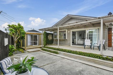 Photo of property in 100 Fitzroy Street, Papatoetoe, Auckland, 2104