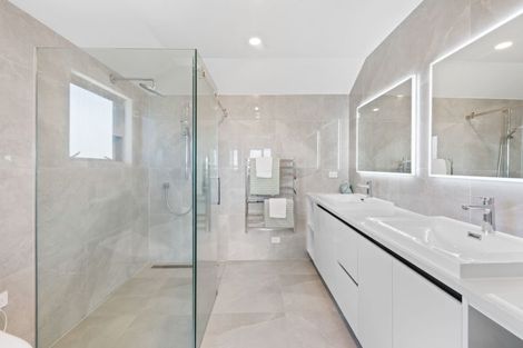 Photo of property in 216 Whitford Road, Shamrock Park, Auckland, 2016