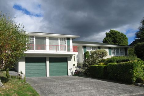 Photo of property in 2 Ecclesfield Grove, Silverstream, Upper Hutt, 5019