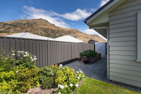 Photo of property in 23 Myles Way, Lower Shotover, Queenstown, 9304