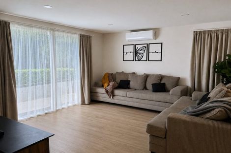 Photo of property in 21 Phar Lap Crescent, Takanini, 2112