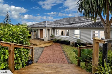 Photo of property in 1/179 Waimumu Road, Massey, Auckland, 0614