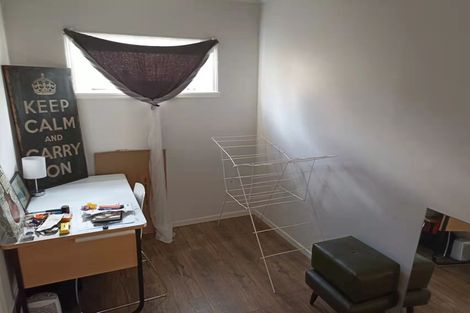 Photo of property in 5 Maui Pomare Street, Blockhouse Bay, Auckland, 0600