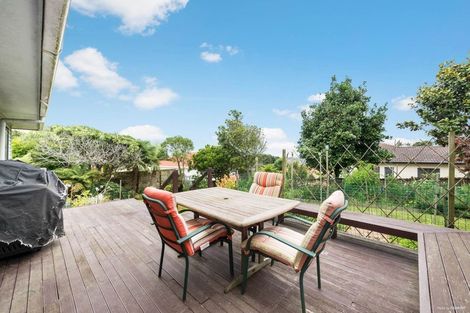 Photo of property in 15 Banksia Place, Goodwood Heights, Auckland, 2105