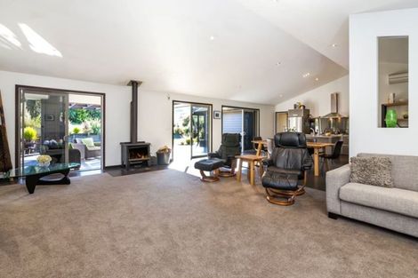 Photo of property in 21 Stewart Glen, Acacia Bay, Taupo, 3385