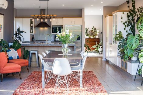 Photo of property in 61 Quadrant Heights, Paraparaumu, 5032