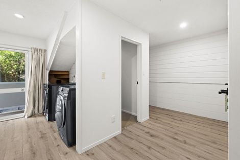 Photo of property in 31 Busby Hill, Havelock North, 4130