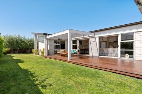 Photo of property in 26 Hiria Crescent, Papamoa Beach, Papamoa, 3118