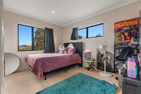 Photo of property in 100 Pacific Drive, Fitzherbert, Palmerston North, 4410