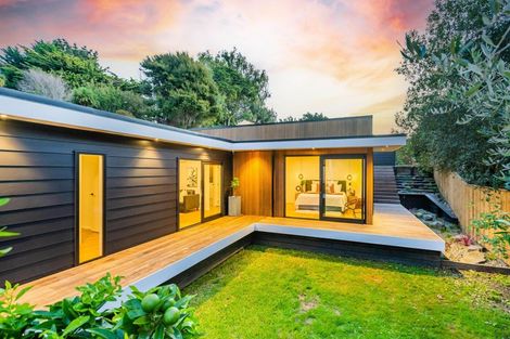 Photo of property in 76 Tennis Court Road, Raumati South, Paraparaumu, 5032