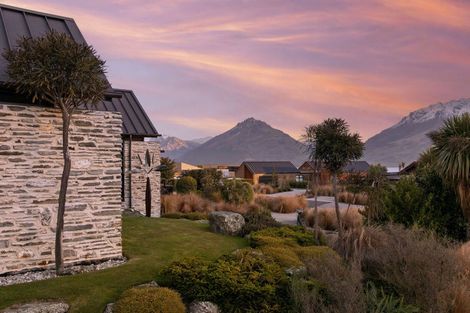 Photo of property in 31 Hackett Road, Jacks Point, Queenstown, 9371