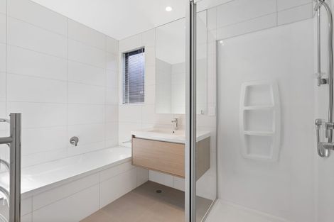 Photo of property in 24 Viridian Avenue, Rosehill, Papakura, 2113