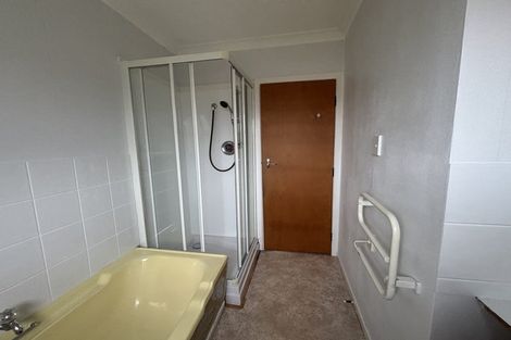 Photo of property in 36 Karaka Crescent, Levin, 5510