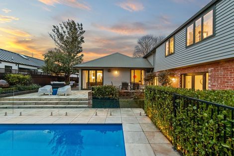 Photo of property in 21 Garreg Road, Fendalton, Christchurch, 8052