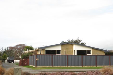 Photo of property in 745 Queens Drive, Waikiwi, Invercargill, 9810