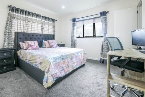 Photo of property in 16 Rosarina Lane, Takanini, 2112