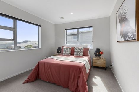 Photo of property in 32 Havana Rise, Grenada Village, Wellington, 6037