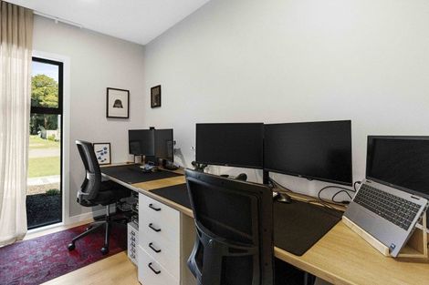 Photo of property in 28 Orchard Road, Greytown, 5712