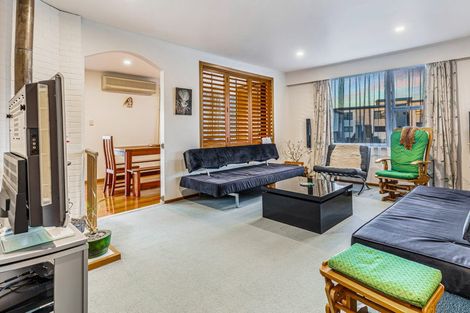 Photo of property in 18 Lavelle Road, Henderson, Auckland, 0612