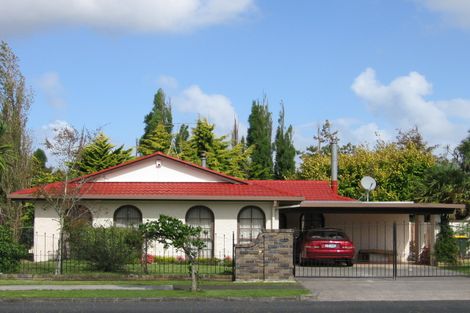 Photo of property in 37 Meadway, Sunnyhills, Auckland, 2010
