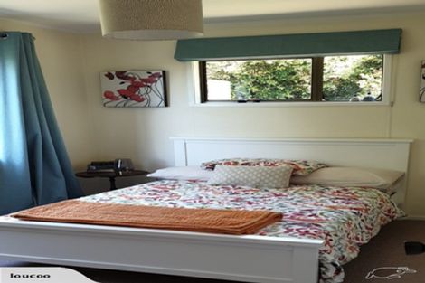 Photo of property in 17 West Glade Crescent, Birkenhead, Auckland, 0626